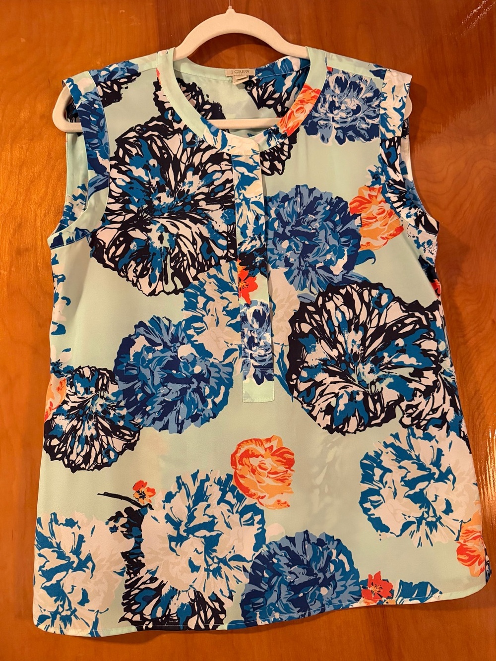 EUC J. Crew Factory Sleeveless Floral Shell Top in Aqua with Blue & Coral Blooms
